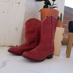 Red vintage cowboy boots size 7 / 7.5